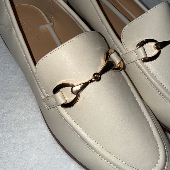 NWOT LOFT Cream Faux Leather Horsebit Loafers Women’s - Size 9M - Picture 2 of 6